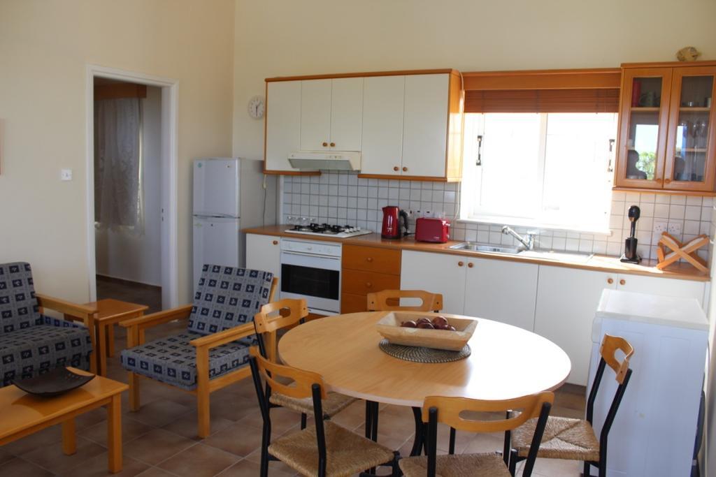 Villa Zenovia Garden House Pissouri Exterior foto